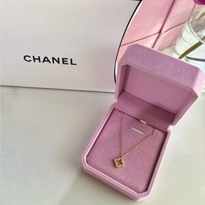 Gold Clover Pendant Necklace